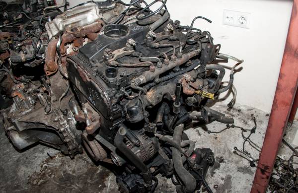 FORD TRANSİT 330 L-M-S ÇIKMA PARÇA  ÖNDEN ÇEKİŞLİ MOTORUU